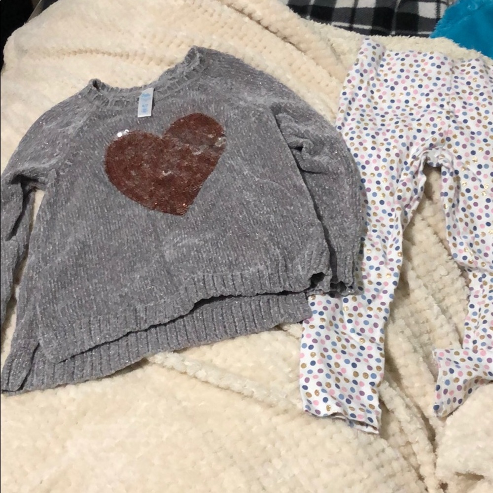 Girls sweater and leggings